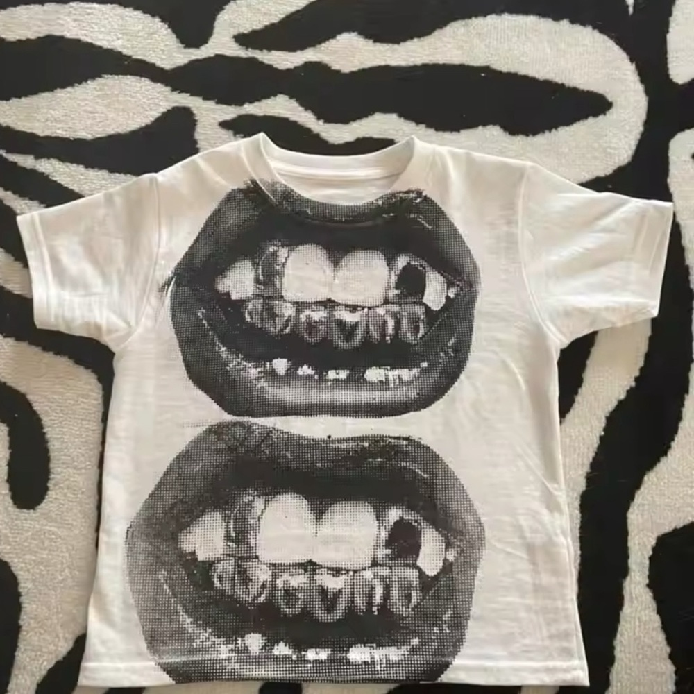 Graphic T-shirt cropped